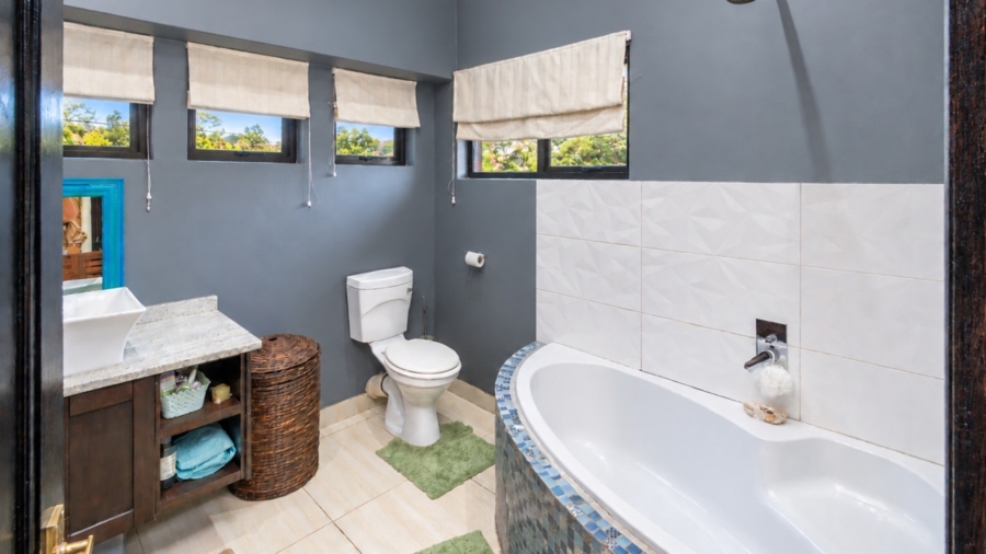 5 Bedroom Property for Sale in Xanadu Nature Estate North West